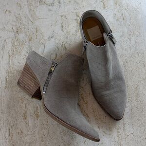 Dolce Vita Suede Mules Croc Stacked Block
Heel womens size 7.5